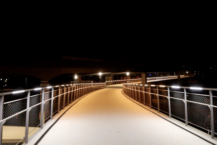 ohr-handrail-geintegreerde-leuningverlichting-voor-infra-en-openbare-ruimte