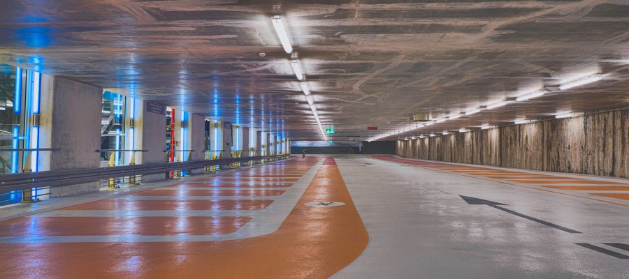 kleurrijke-verlichting-als-wegwijzer-image