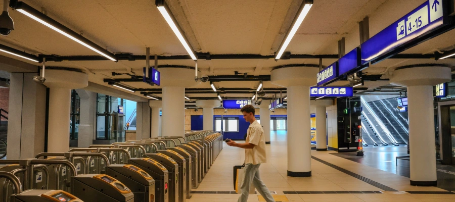 stil-statement-in-een-druk-landschap-image